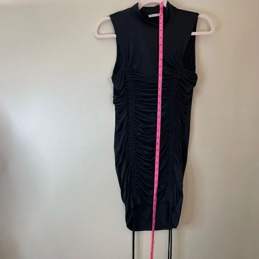 Heart N Hips| Small| Rouched| Bodycon| Mini| Has lots of stretch - Picture 2 of 14